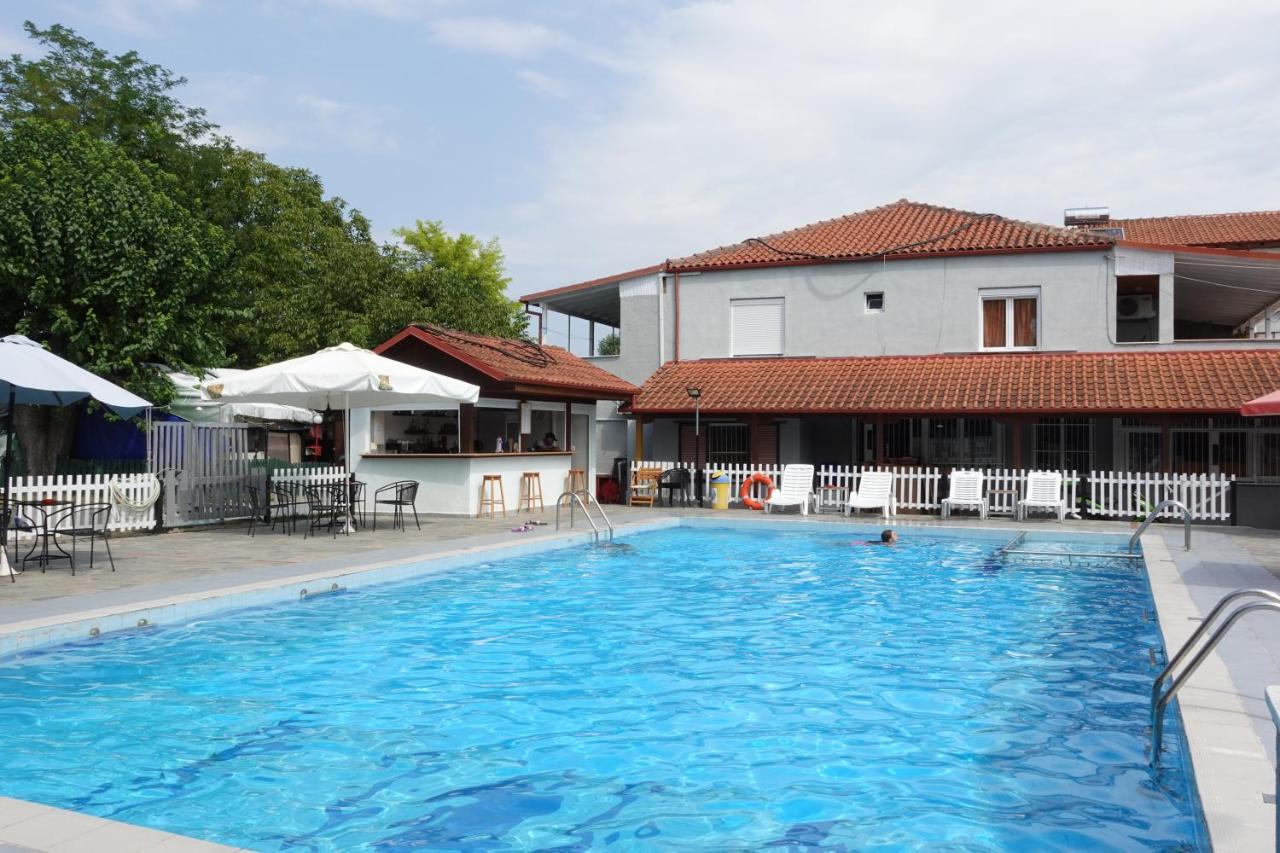Camping Mitikas And Bungalows Plaka Litóchoro Exterior foto