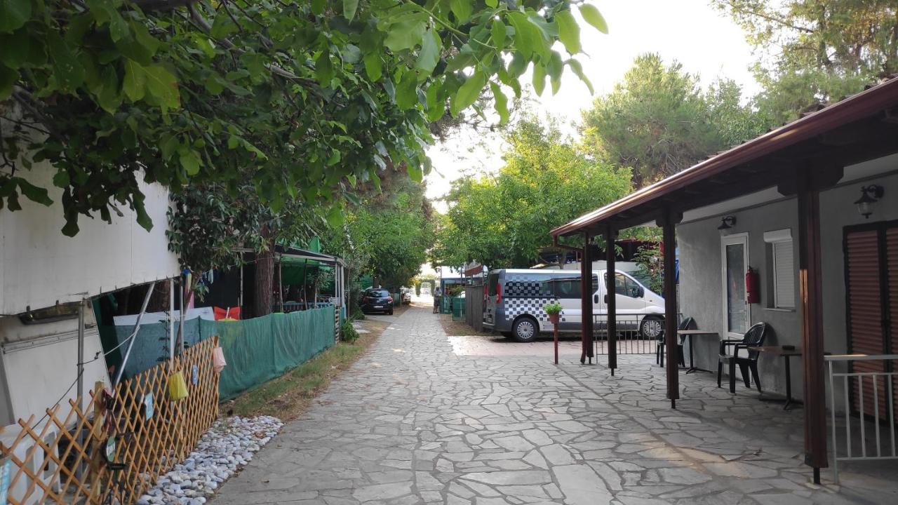 Camping Mitikas And Bungalows Plaka Litóchoro Exterior foto