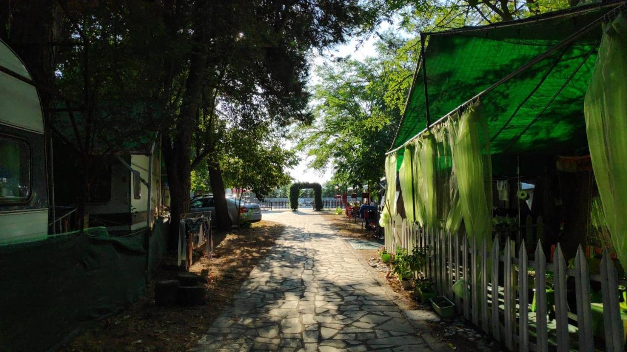 Camping Mitikas And Bungalows Plaka Litóchoro Exterior foto