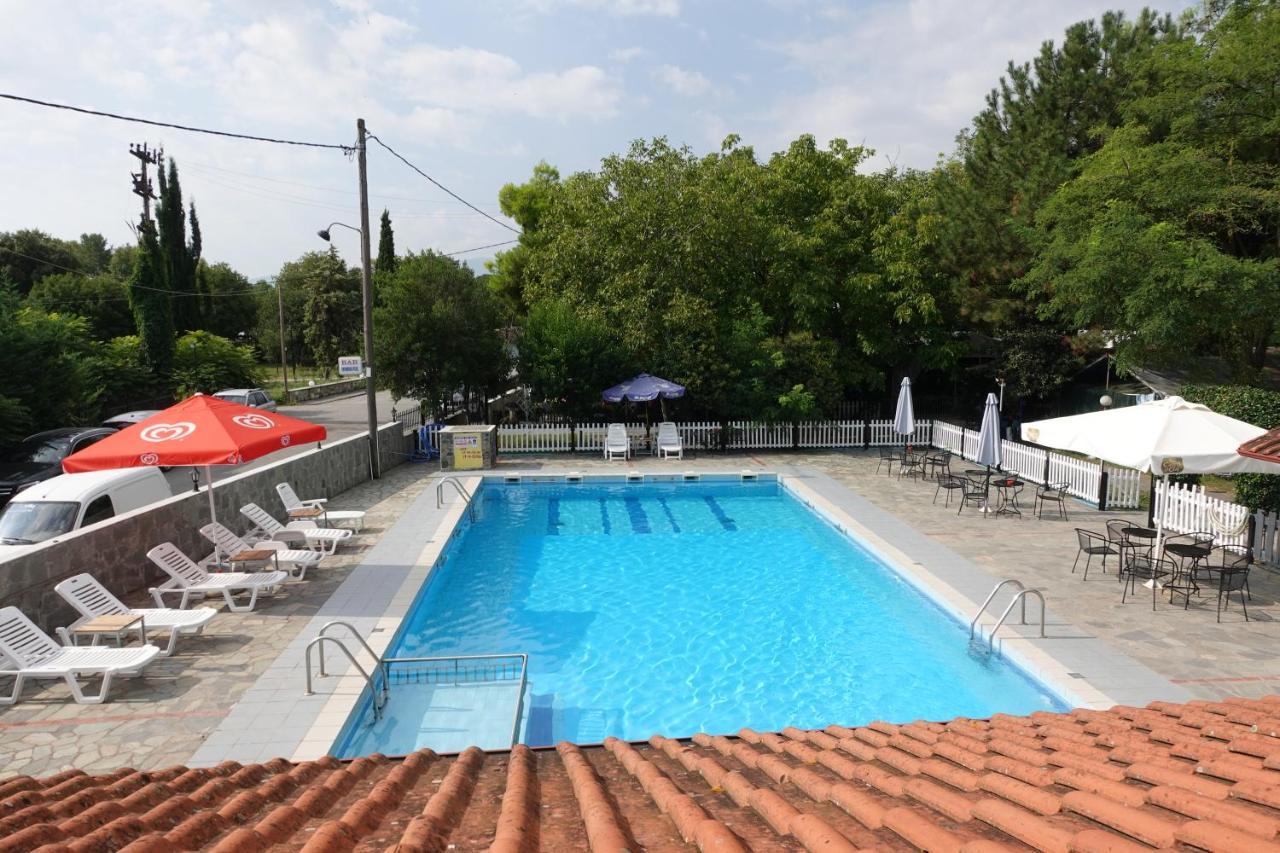 Camping Mitikas And Bungalows Plaka Litóchoro Exterior foto